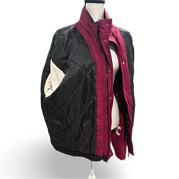 Vintage 1990’s Quilted Reebok Puffer Jacket - gender neutral - Picture 4 of 9